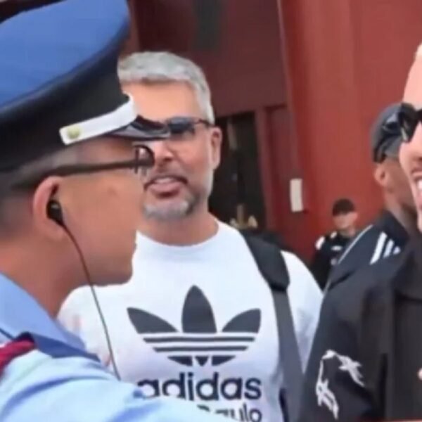 MC Daniel é abordado pela polícia no Japão - Foto: Reprodução/Redes sociais