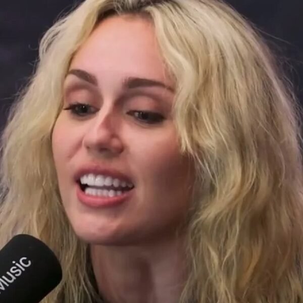 Miley Cyrus desiste de fazer shows fora dos EUA e revolta fãs - Foto: Reprodução