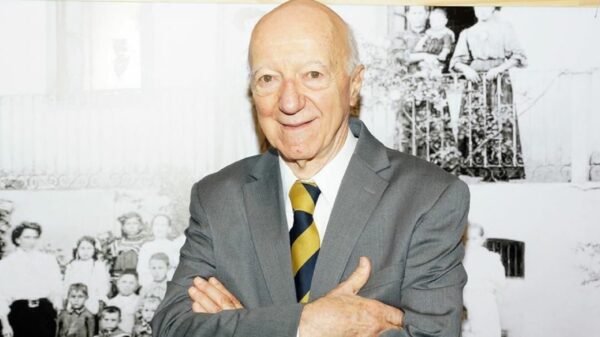 morre Claudio Carsughi