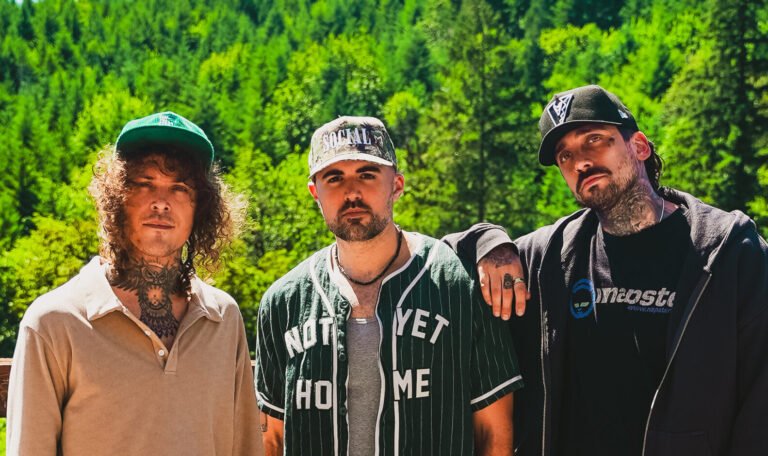 Cheat Codes e Lily Fitts unem dance, pop e Americana moderna em “River” 52 Cheat Codes e Lily Fitts unem dance, pop e Americana moderna em “River”