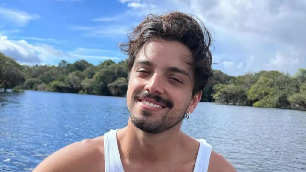 rodrigo simas cueca branca