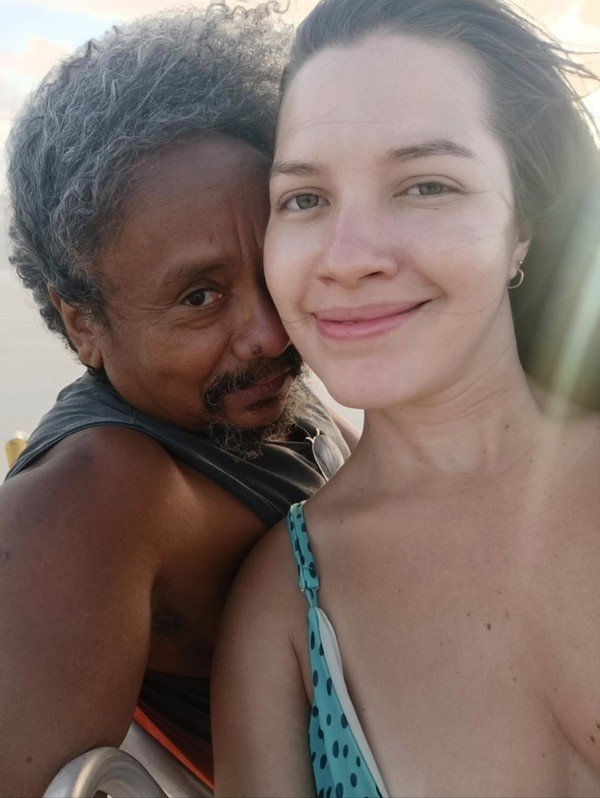 Chico César se declara para namorada 31 anos mais jovem em aniversário: “Meu amor” 46 Chico César se declara para namorada 31 anos mais jovem em aniversário: “Meu amor”