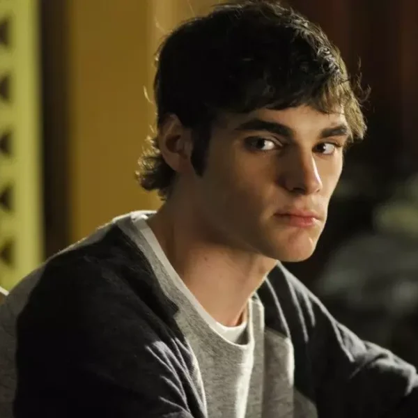 RJ Mitte, ator de Breaking Bad, morre aos 34 anos no Texas