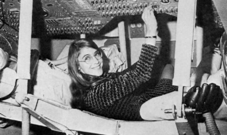 Morre Margaret Hamilton, pioneira da computação que ajudou a levar o homem à Lua 47 Morre Margaret Hamilton, pioneira da computação que ajudou a levar o homem à Lua