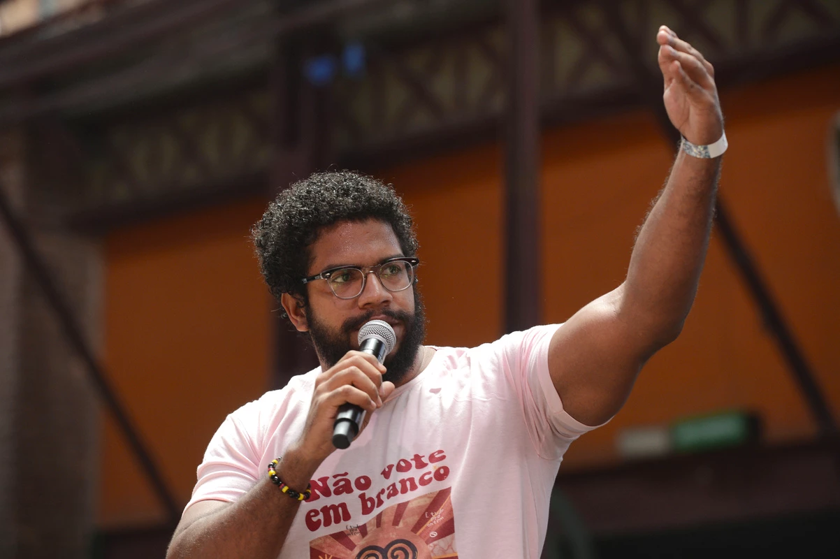 Quem é Jones Manoel, o historiador eleito deputado federal por Pernambuco