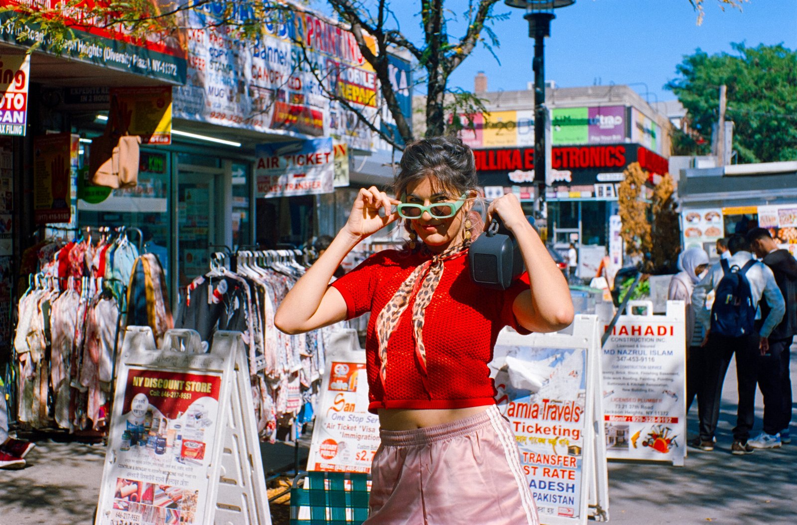 Laura Peartree, cidadã do mundo, lança "Pisadinha de Nova York" uma carta de amor à latinidade