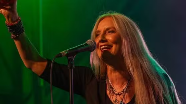 Morre Sass Jordan, cantora de hits como “High Road Easy” e “Make You a Believer”, aos 63 anos
