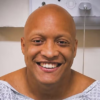 Tratando câncer, cantor gospel sofre convulsão e passará por nova cirurgia cerebral