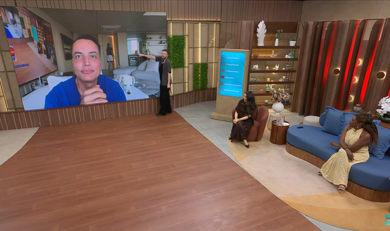 Homem aparece ao fundo de vídeo de Leo Dias, e apresentador fica sem graça ao vivo 47 Homem aparece ao fundo de vídeo de Leo Dias, e apresentador fica sem graça ao vivo