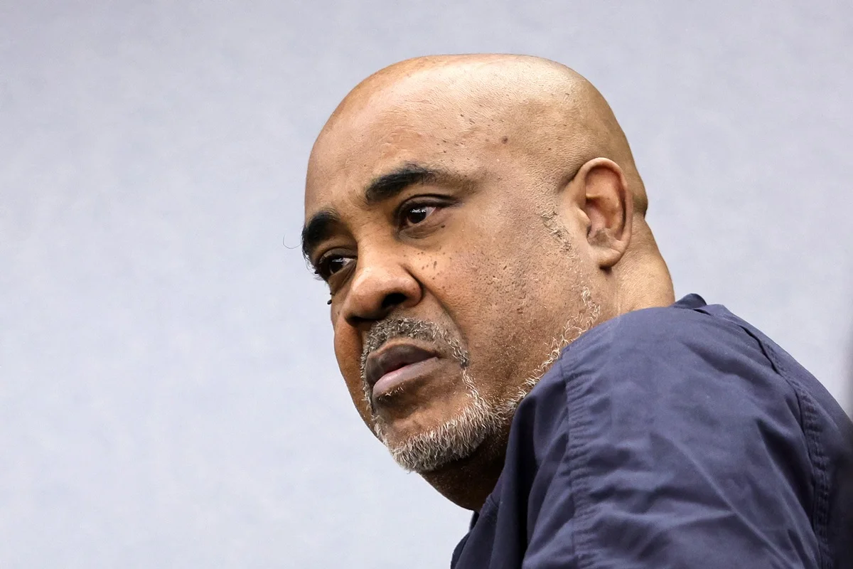Homem é condenado à prisão perpétua por envolvimento no assassinato de Tupac Shakur 47 Homem é condenado à prisão perpétua por envolvimento no assassinato de Tupac Shakur