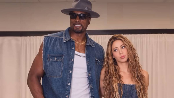 Suposto affair de Shakira já posou peladão; veja fotos