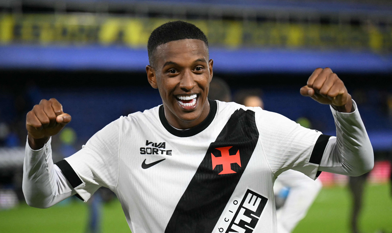 Zagueiro do Vasco, Robert Renan capota BMW em acidente no Rio de Janeiro 50 Zagueiro do Vasco, Robert Renan capota BMW em acidente no Rio de Janeiro
