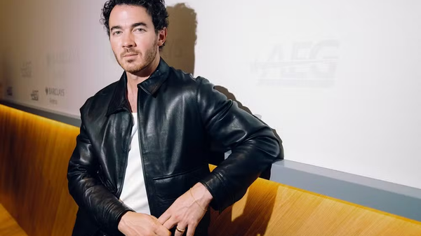 Kevin Jonas revela que enviou foto íntima por engano em grupo com os irmãos 1 Kevin Jonas — Foto: @dennis_dirksen