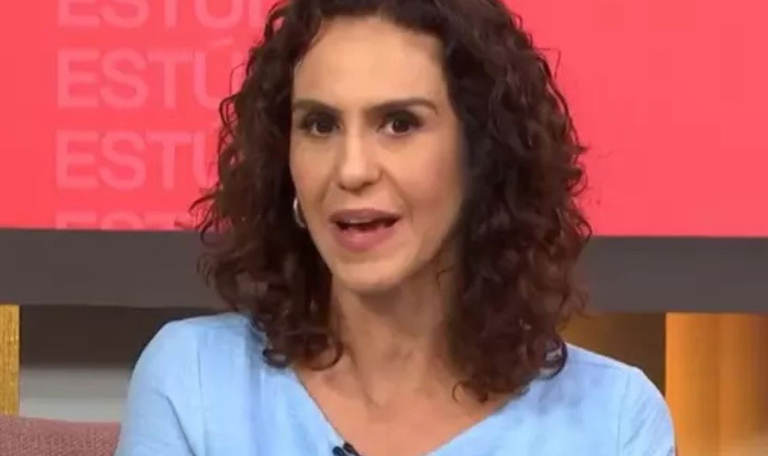 VÍDEO: Malu Gaspar é desmentida ao vivo após soltar informação falsa sobre buscas contra Flávio Bolsonaro 52 VÍDEO: Malu Gaspar é desmentida ao vivo após soltar informação falsa sobre buscas contra Flávio Bolsonaro