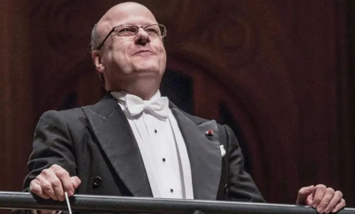 Maestro Roberto Tibiriçá, regente da Sinfônica do Paraná, morre aos 72 anos