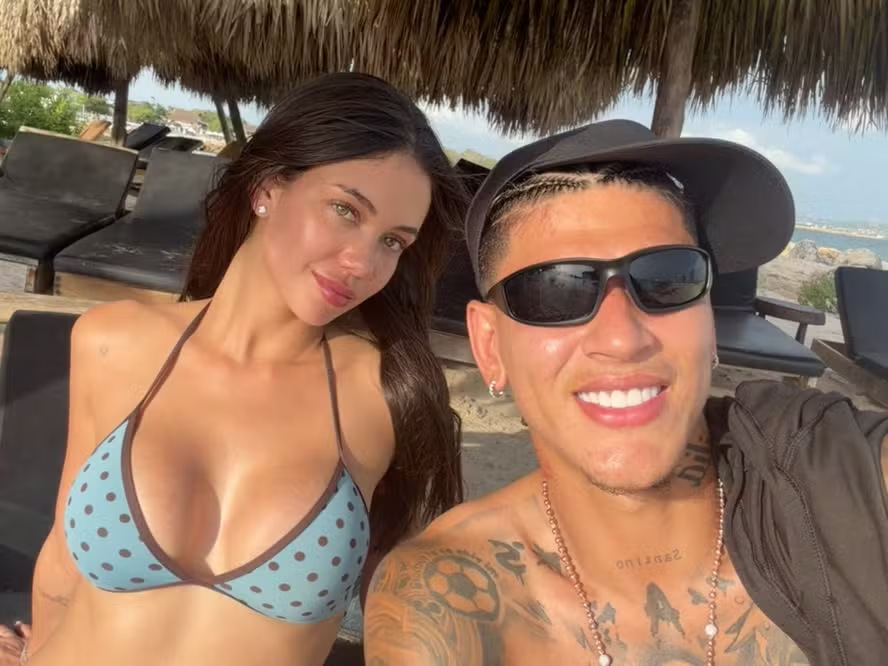 Carrascal assume romance com modelo mineira e publica primeiras fotos do casal
