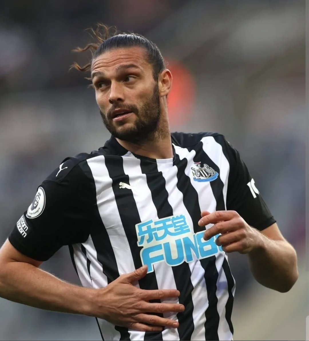 Andy Carroll revela identidade de homem condenado por abuso sexual contra ele