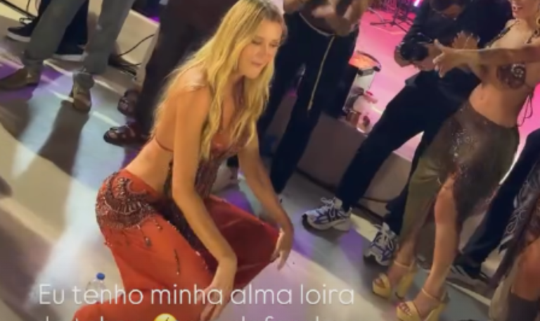 Ana Paula Siebert dança “Na Boquinha da Garrafa” durante show surpresa do É o Tchan em festa na Bahia