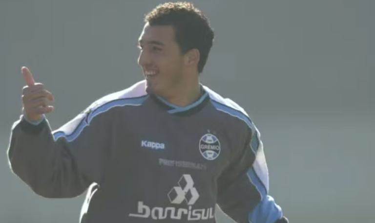 Ex-volante do Grêmio, Émerson Leal morre aos 46 anos após sofrer infarto