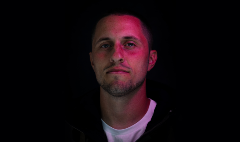 Tenik & FeelsLike lançam EP “Money Don’t Sleep” com influências de dance pop, house e UK garage 50 Tenik & FeelsLike lançam EP “Money Don’t Sleep” com influências de dance pop, house e UK garage
