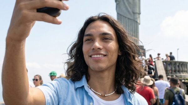 Auren Sun lança “Armadura de Destino”, canção inspirada em São Jorge e na coragem para enfrentar a vida
