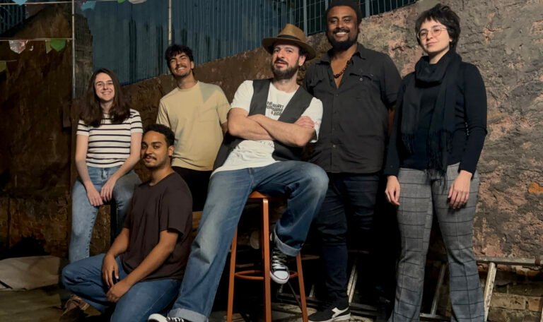 Eric Bê e o Avesso do Avesso lança álbum com 12 canções e aposta em mistura multicultural